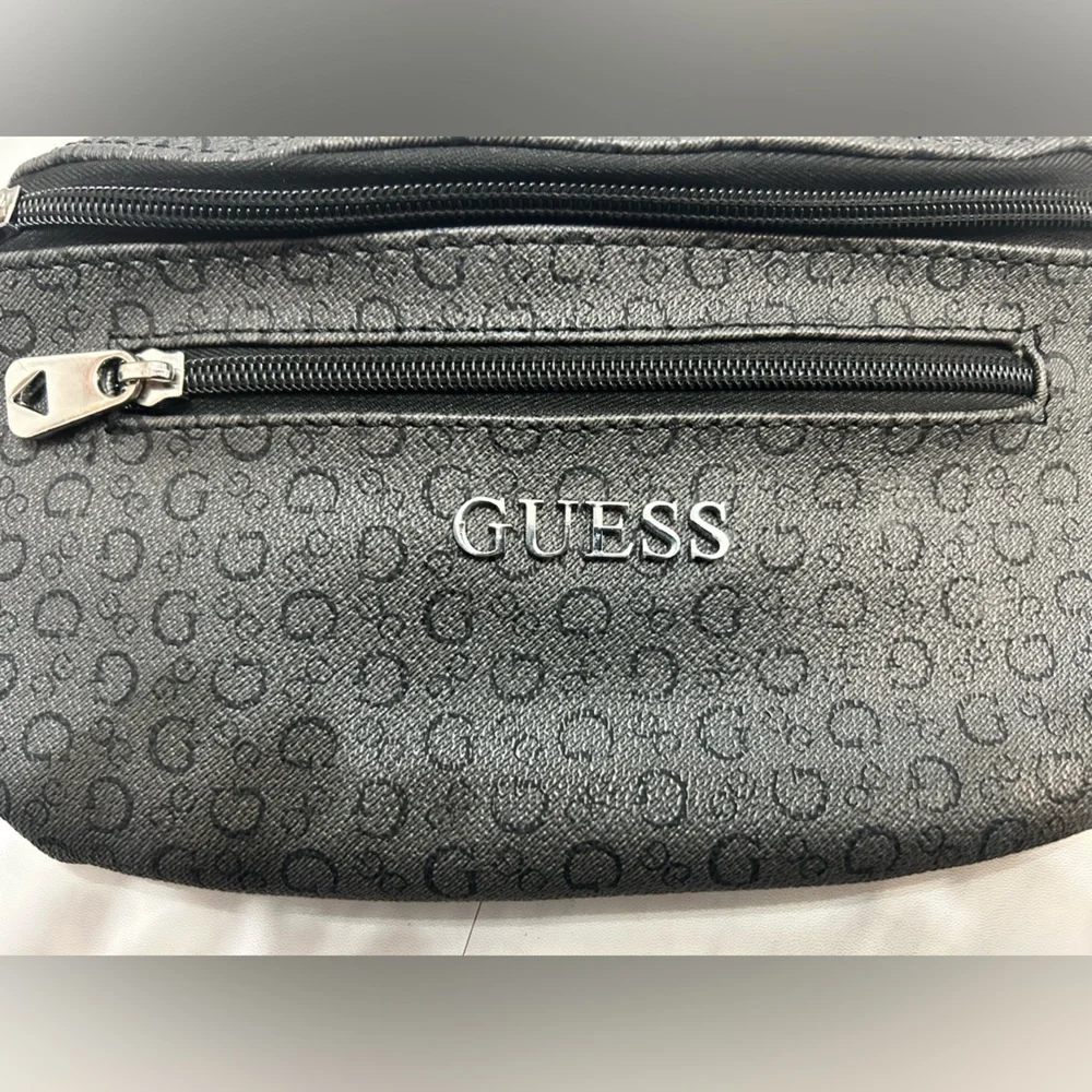 GUESS Black belt Bag - Picture 2 of 4